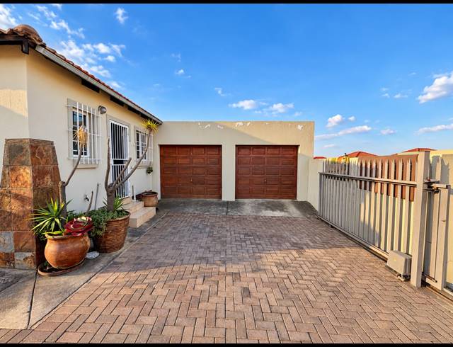 3 BEDROOM HOUSE FOR SALE IN BEN FLEUR